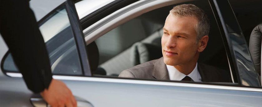 Véhicule de transport avec chauffeur